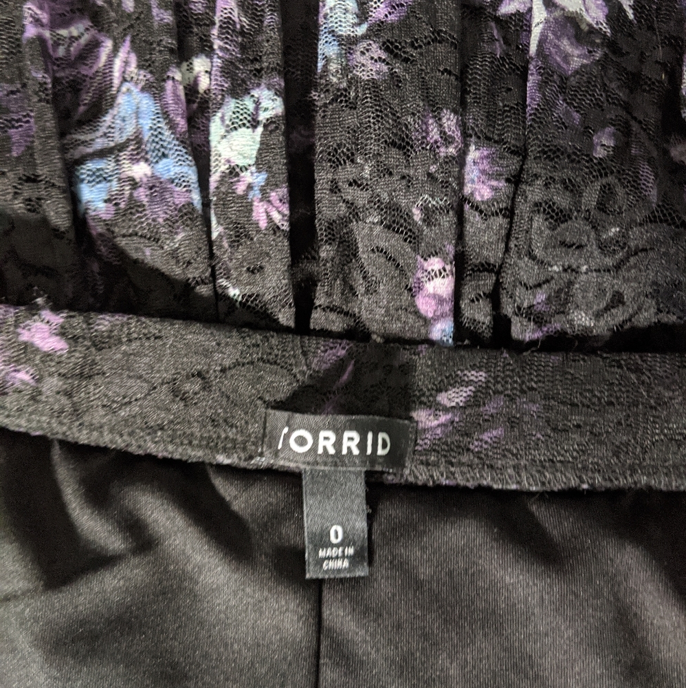 Torrid Floral Lace Pleated Skater Skirt - Picture 6 of 8